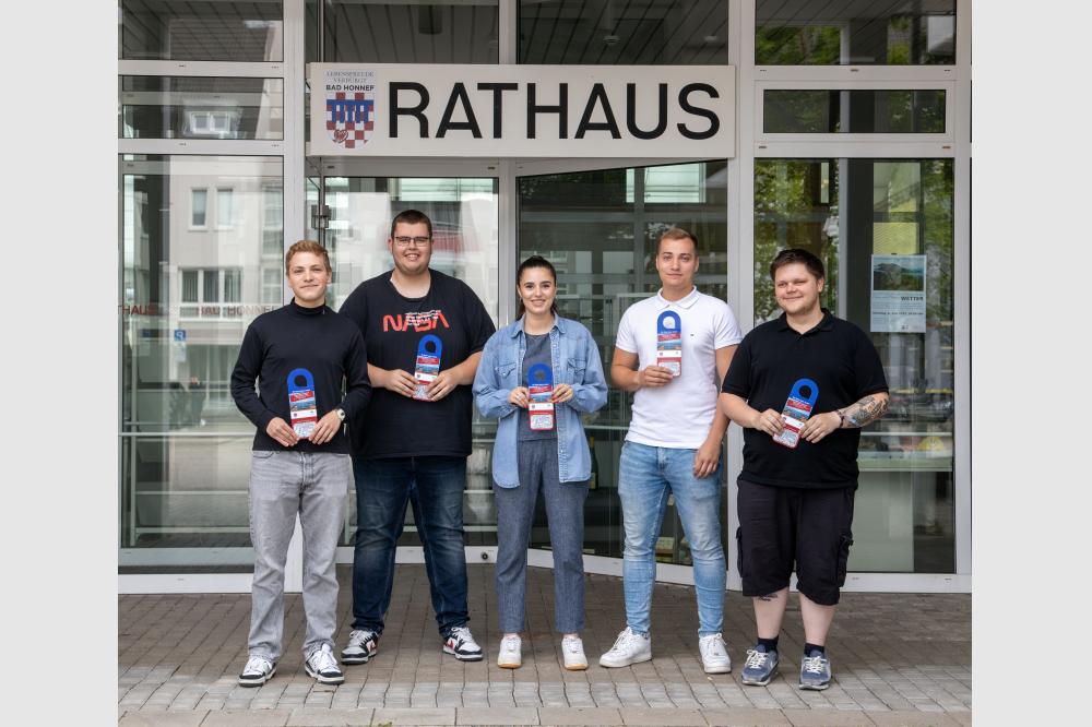 Auszubildende aus sechs Kommunen f&uuml;r Klimaschutz-Aktivit&auml;ten pr&auml;miert